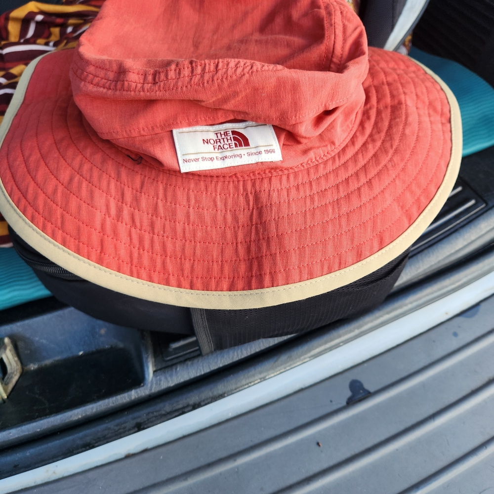 L/XL The North Face Wide Brim Hat. Its From Camp Boonie..Bossa Nova Red